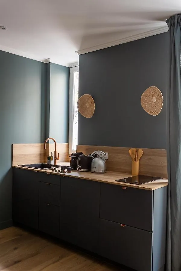 The Blue Nature Downtown Montmartre Apartment